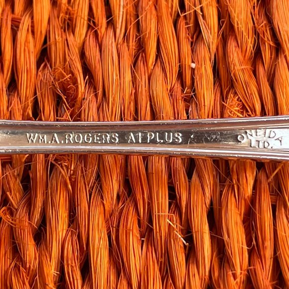 Wm A Rogers A1 Plus Oneida Meadowbrook Silverplate 1936 Master Butter Knife - Picture 4 of 4